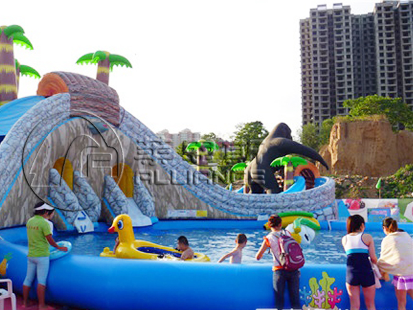 移動(dòng)水上樂園設(shè)備60045006