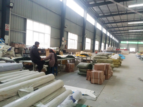 萊恩斯充氣游樂設(shè)備企業(yè)實(shí)景2