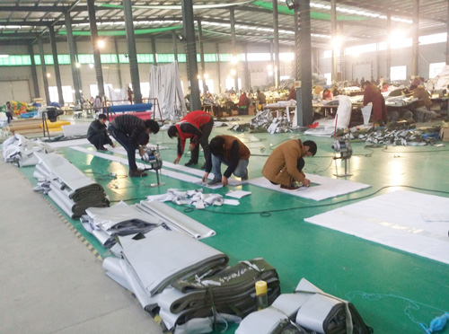 萊恩斯充氣游樂設(shè)備企業(yè)實(shí)景4