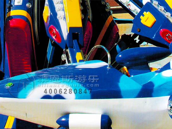 旋轉(zhuǎn)自控升降火箭戰(zhàn)機