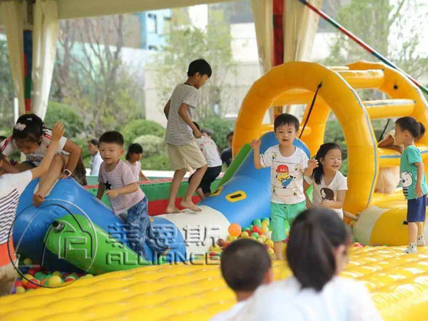 室內(nèi)游樂項(xiàng)目